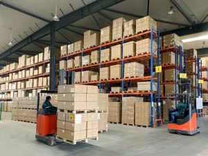 解析重型貨架晃動的原因及解決辦法